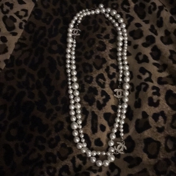 COPY - Chanel pearl beaded necklace with crystals - Picture 3 of 5